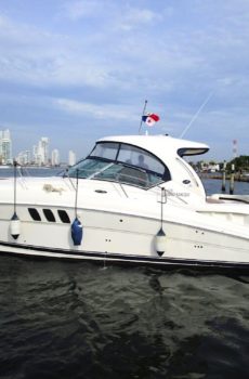 Cartagena Boat Rental Sea Ray Sundancer 40