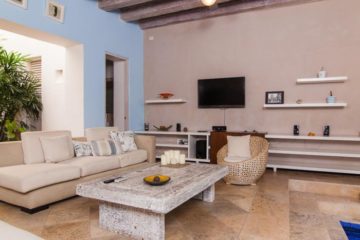 luxury-pool-restored-house-vacation-rentals-cartagena-colombia (1)