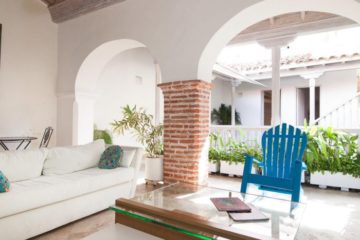 luxury-pool-restored-house-vacation-rentals-cartagena-colombia (2)