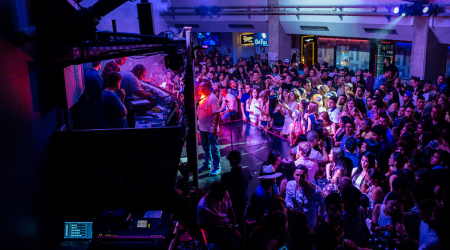 Medellin-Nightlife-Tour-Pub-Bar-Night-club-Crawl-01