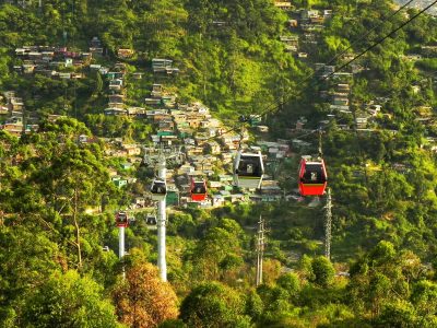 Riding-the-Medellin-Metro-and-MetroCable