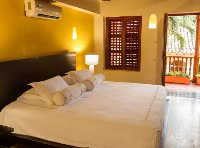bachelor-party-tour-colombia-vacation-rentals-accommodation-cartagena-203