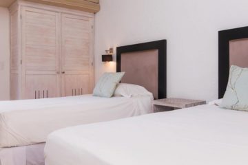 luxury-pool-restored-house-vacation-rentals-cartagena-colombia (15)