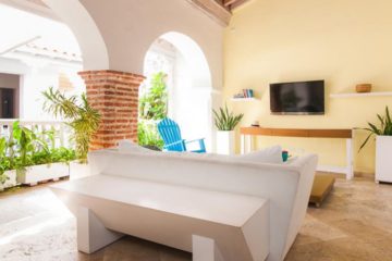 luxury-pool-restored-house-vacation-rentals-cartagena-colombia (6)