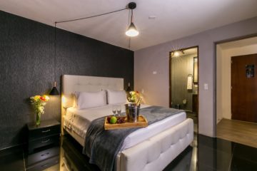 Stravaganza-House-For-Bachelor-Party-In-Medellin-07
