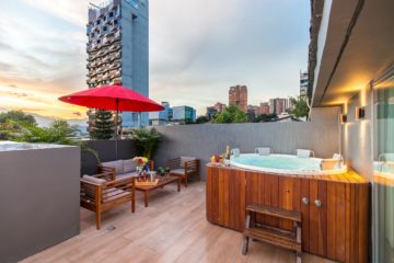 Stravaganza-House-For-Bachelor-Party-In-Medellin-13
