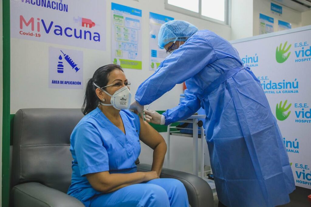 First person vaccinated against COVID in Colombia