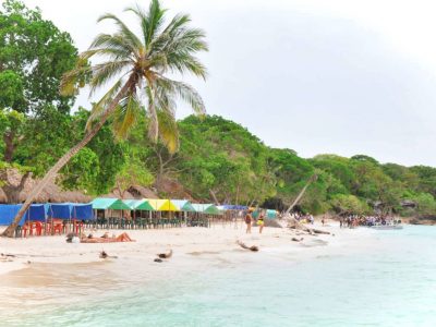 cartagena bachelor party boat yacht party rosario island