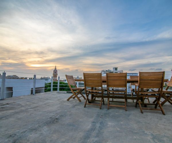 45 Sleeps Mega Mansion= $1833