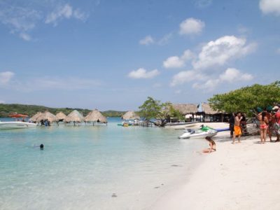 Playa-Cholon-Isla-Baru-Tour-Cartagena-Colombia-01