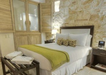 bachelor-party-tour-colombia-vacation-rentals-accommodation-cartagena-1047