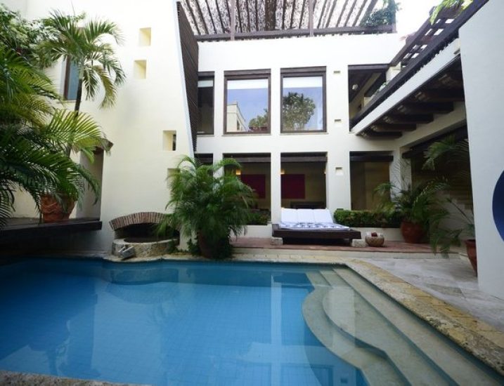 bachelor-party-tour-colombia-vacation-rentals-accommodation-cartagena-735