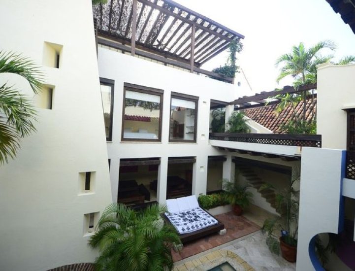bachelor-party-tour-colombia-vacation-rentals-accommodation-cartagena-792
