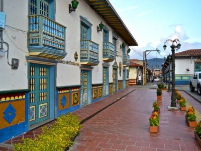 guatape-piedra-el-penol-guia-turistica-antioquia-09